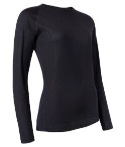 Svart dam top. Merino Top är tillverkad i 100% merinoull och ska bäras vid aktiviteter där extra värme och bra fukttransport behövs. Bilden visar tröjan snett framifrån.