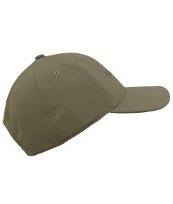 Olivgrön Baseball keps i klassisk 6-panelsmodell med välvd skärm. Visas från sidan.