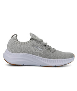 Bagheera phoenix en sandfärgad lätt bekväm och luftig sneaker i unisexmodell. Bilden visar skon högerifrån mot vit studiobakgrund.