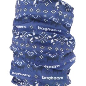 Blå Dalecarlianmönstrad tube i en studio med ljusgrå bakgrund. Bilden visar tuben framifrån.