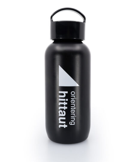 Black sports bottle 650 ml with hittaut logo. The cap is on the bottle which is shown in a study against a white background 