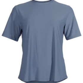 Duvblå tränings t-shirt med lite lösare passform. T-shirten visas framifrån i en studio med vit bakgrund.